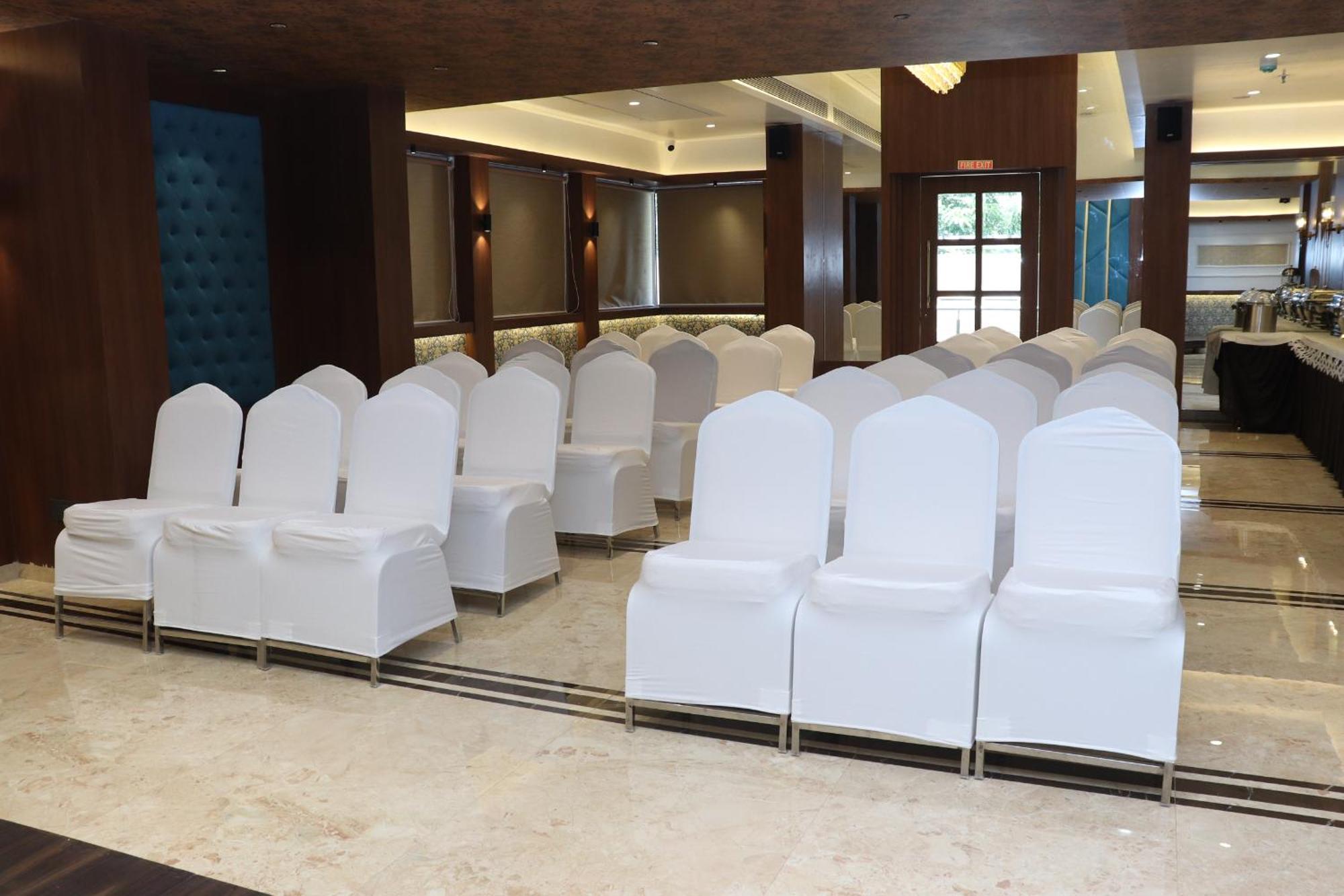 Hotel Golden Nest ת'יין מראה חיצוני תמונה