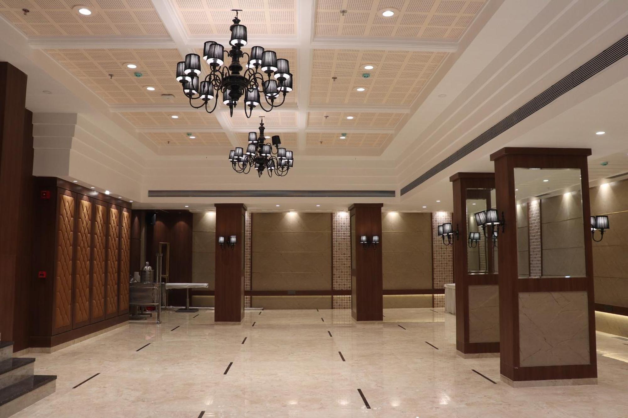 Hotel Golden Nest ת'יין מראה חיצוני תמונה