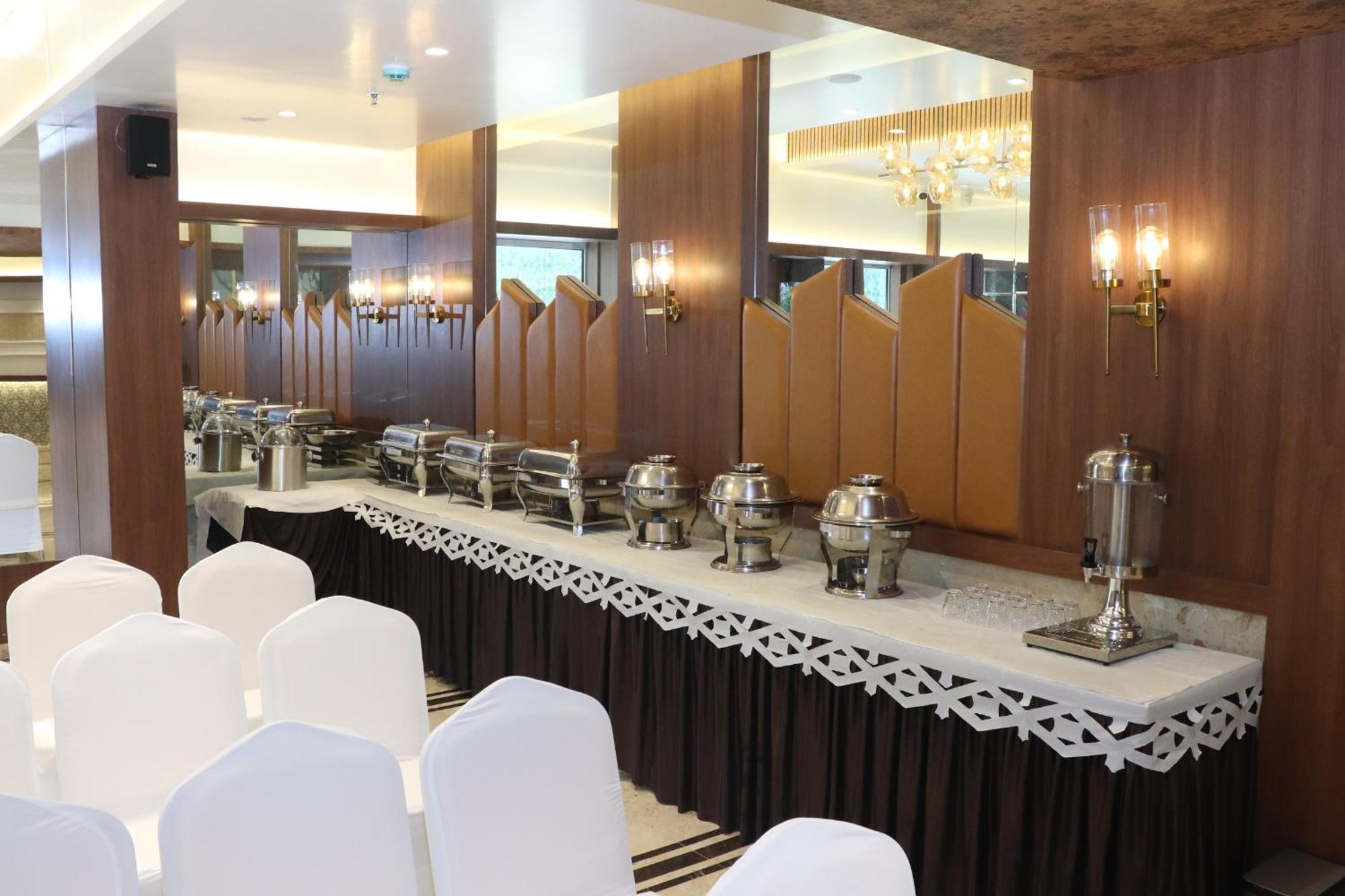 Hotel Golden Nest ת'יין מראה חיצוני תמונה