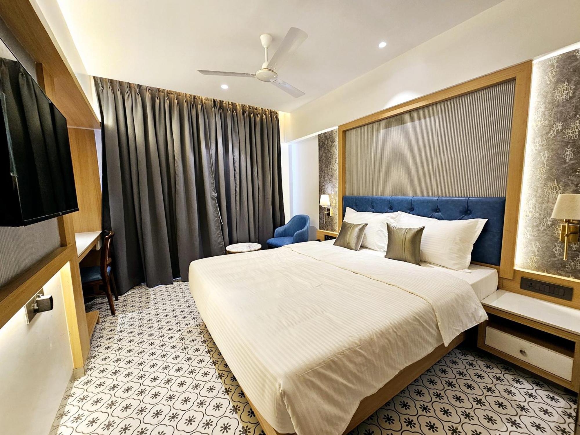 Hotel Golden Nest ת'יין מראה חיצוני תמונה
