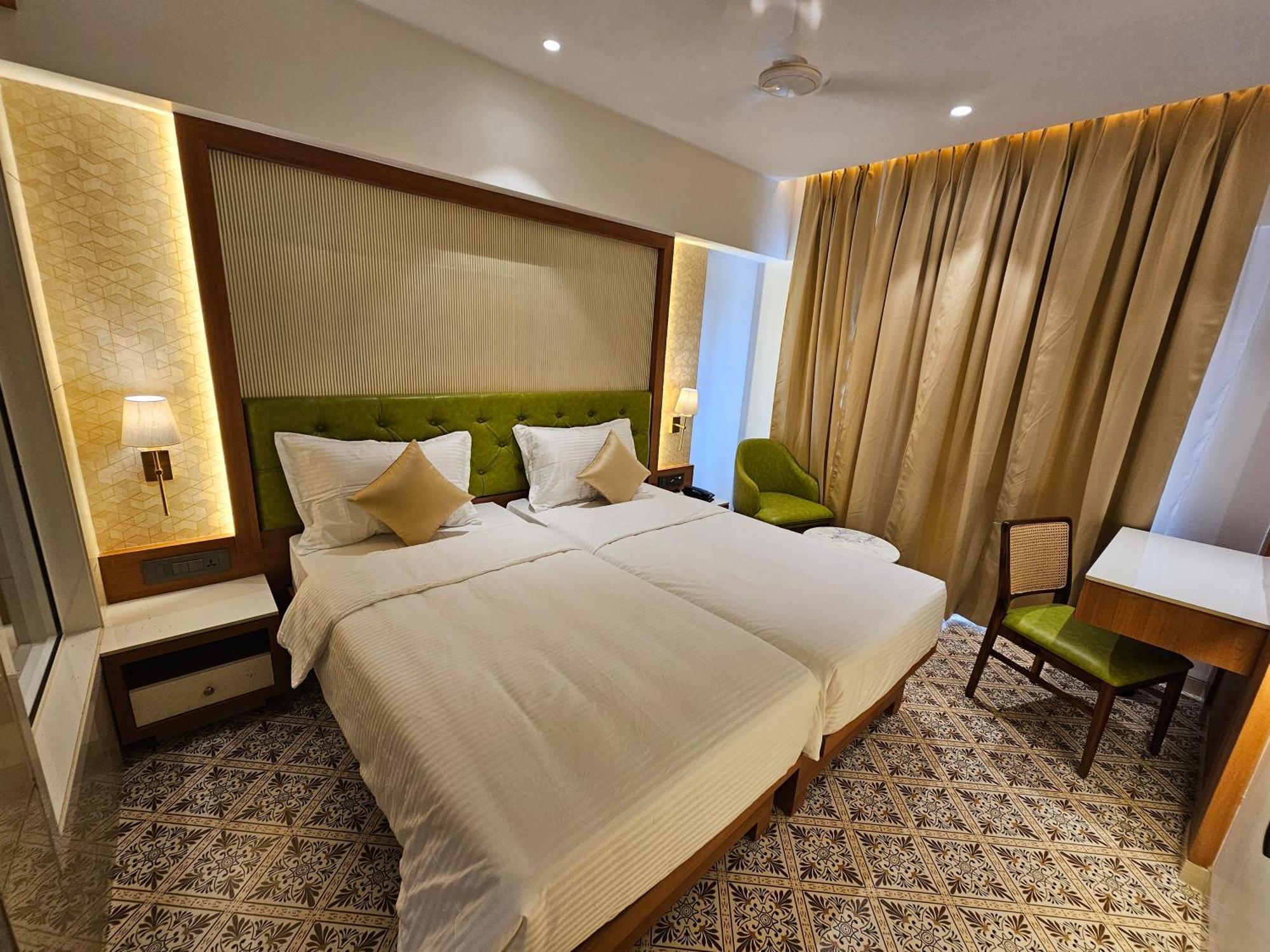 Hotel Golden Nest ת'יין מראה חיצוני תמונה