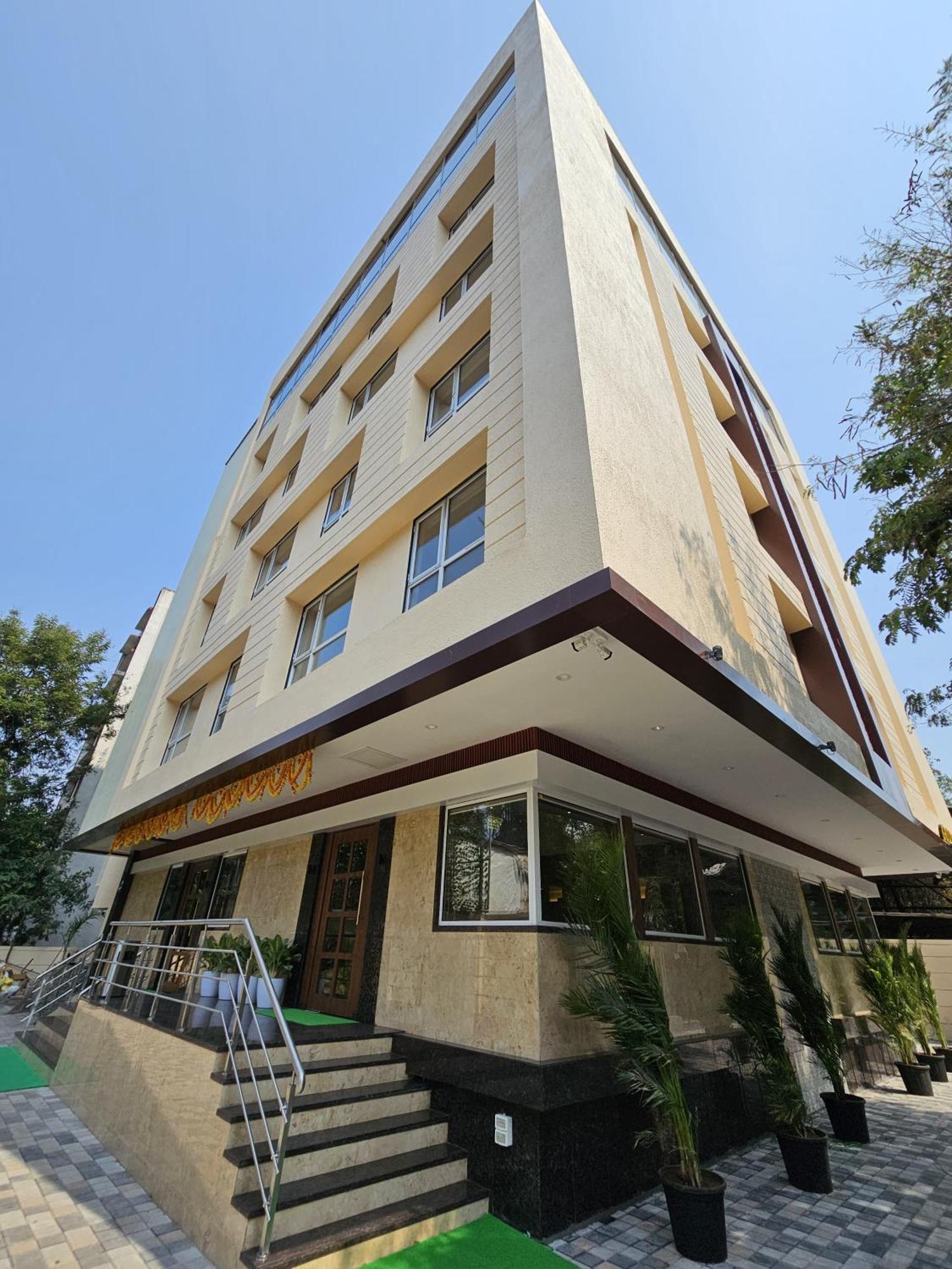 Hotel Golden Nest ת'יין מראה חיצוני תמונה
